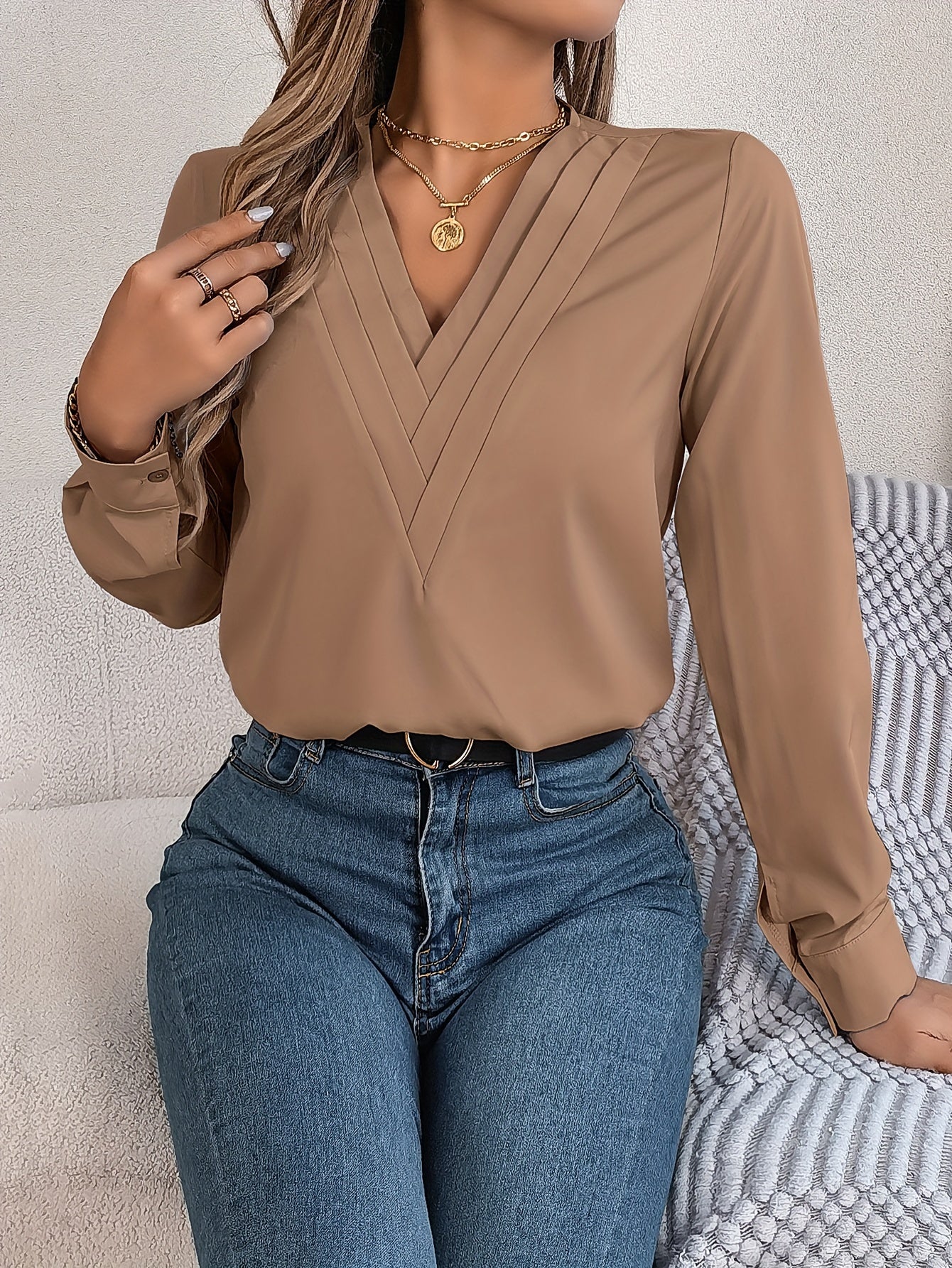 Blusa Elegory Manga Longa com Decote em V + Bolsa de Brinde