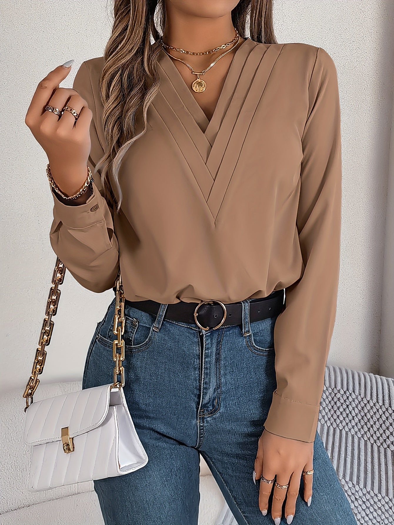 Blusa Elegory Manga Longa com Decote em V + Bolsa de Brinde